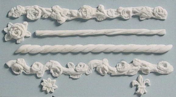 COTTAGE ROSE BORDERS & Fleur de lys.