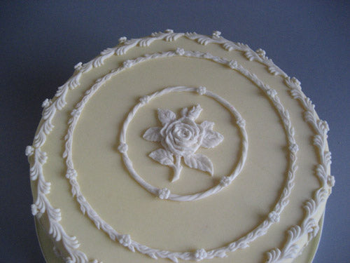 FINE LEAF BORDERS & PIPING SCROLL